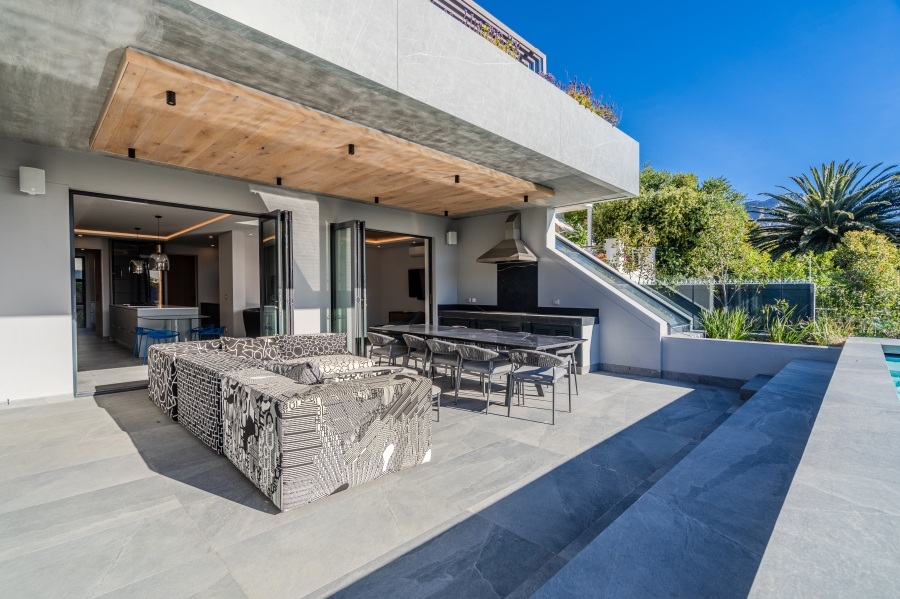 6 Bedroom Property for Sale in Camps Bay Western Cape